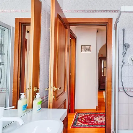 Apartmán Guesthost - Ressmann 1 - 10 Min From Teatro Rossetti